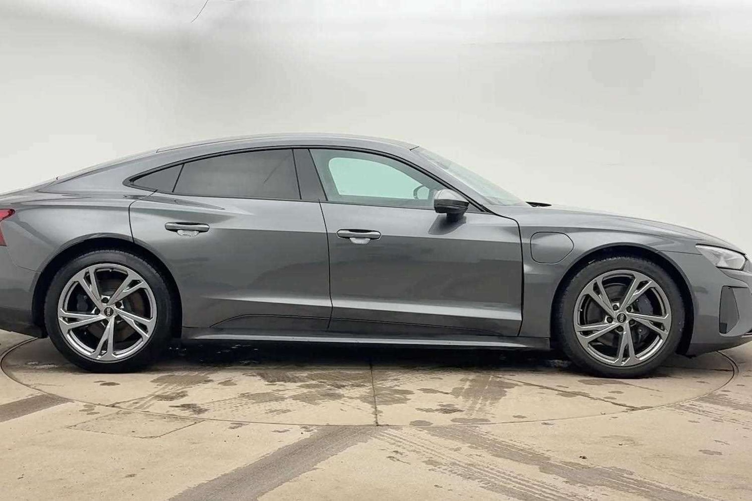 Used Audi e-tron GT 2022 for sale - 77552943: Photo 4