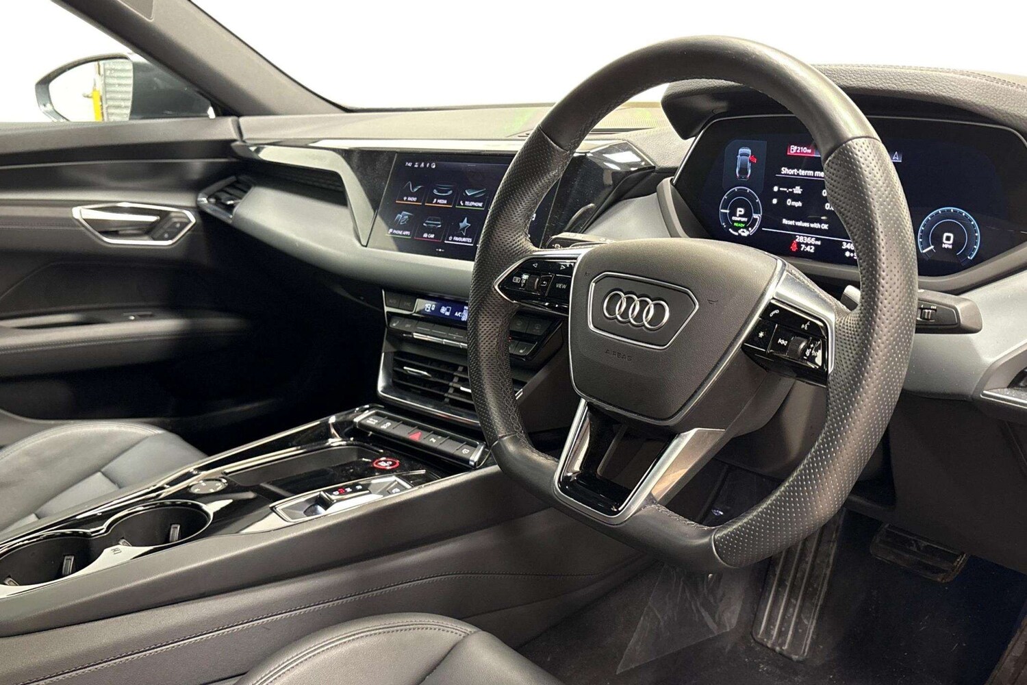Used Audi e-tron GT 2022 for sale - 77552943: Photo 6
