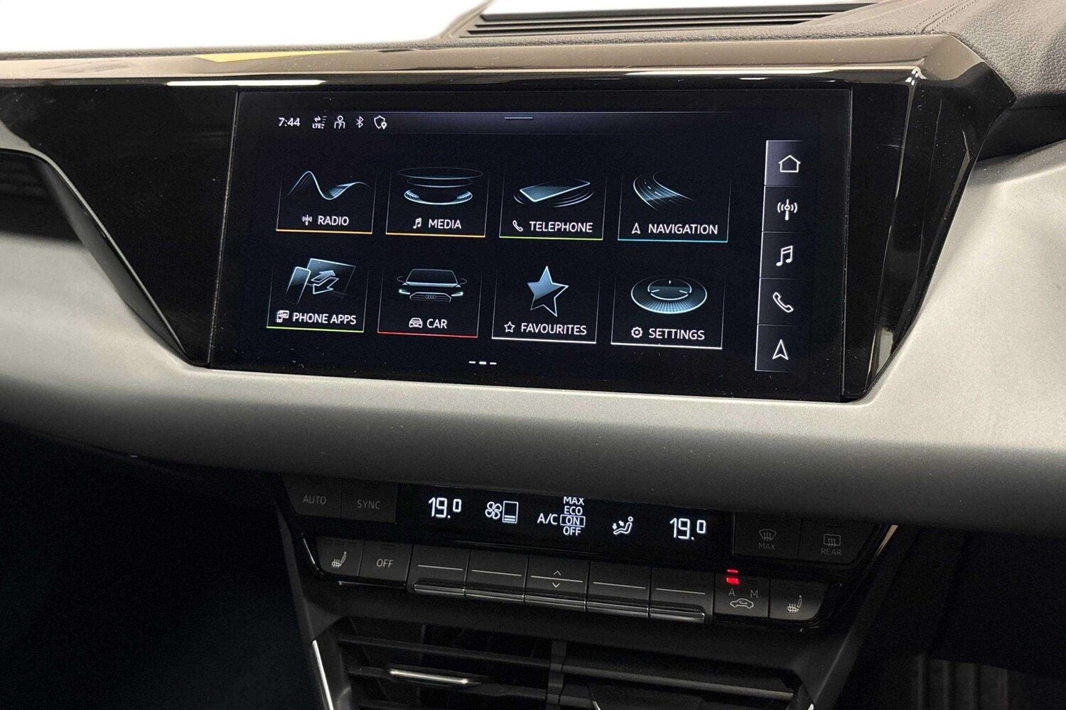 Used Audi e-tron GT 2022 for sale - 77552943: Photo 8