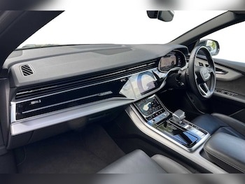 Used Audi Q8 2021 for sale - 75637700: Photo