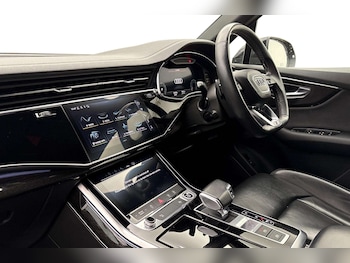 Used Audi Q7 2023 for sale - 78978987: Photo