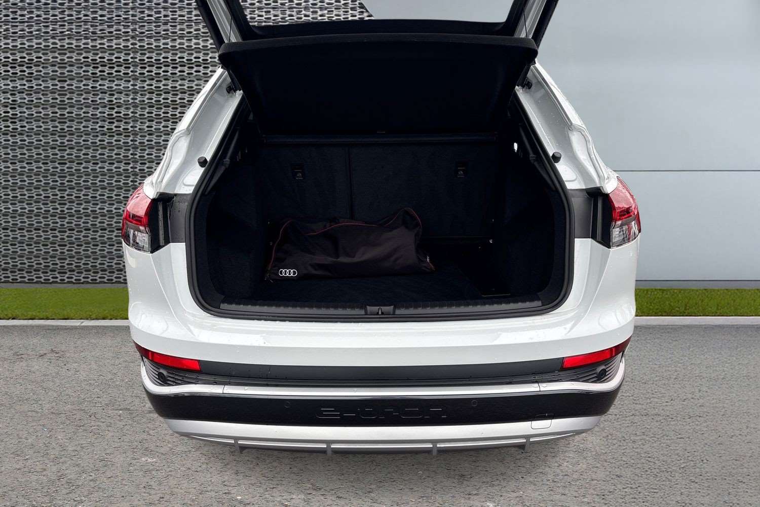 Used Audi Q4 e-tron 2022 for sale - 78173944: Photo 14