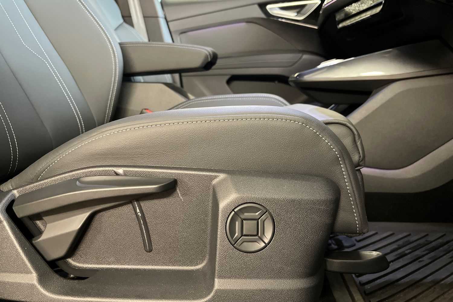 Used Audi Q4 e-tron 2025 for sale - 76576052: Photo 22