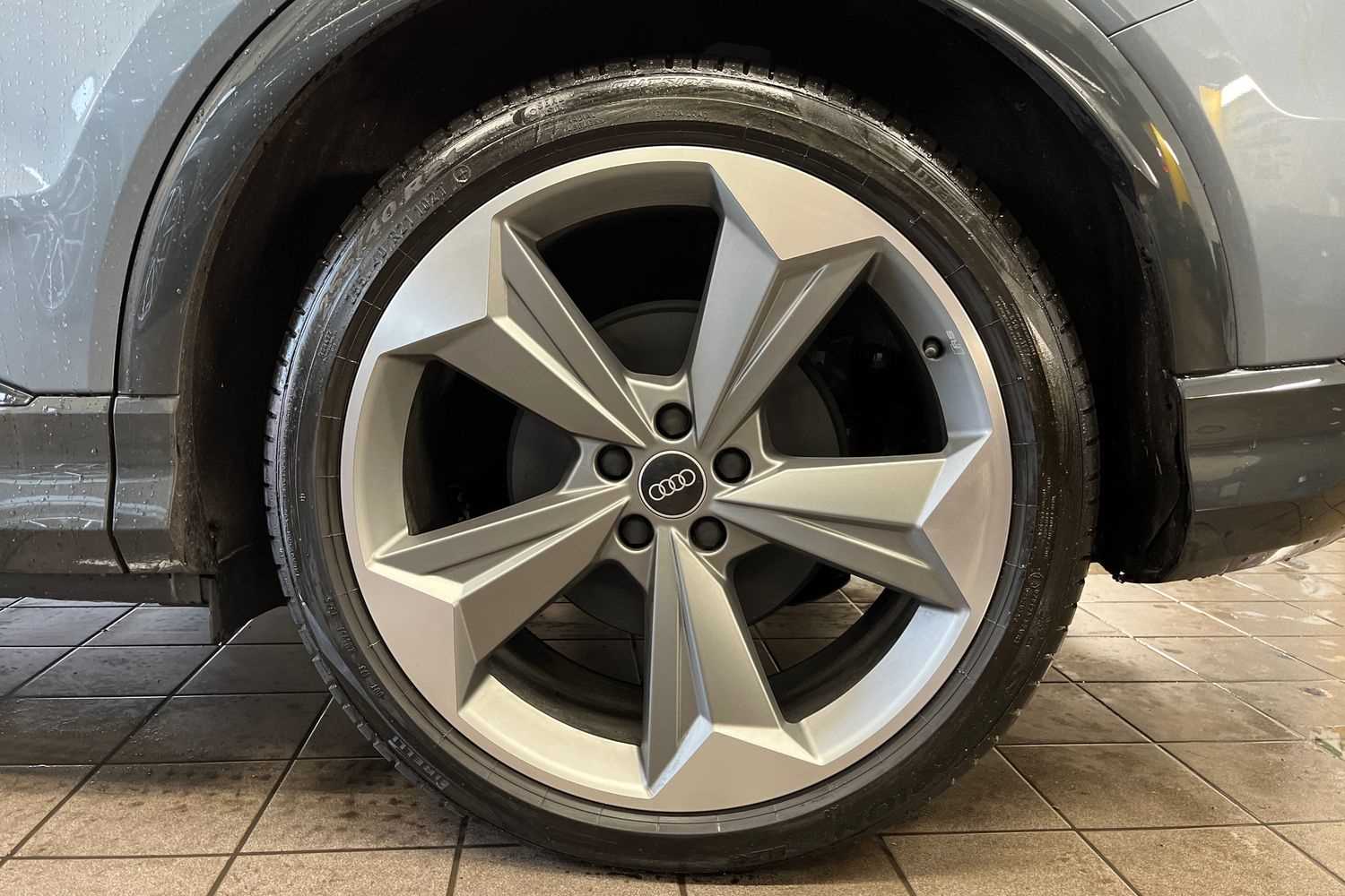 Used Audi Q4 e-tron 2025 for sale - 76576052: Photo 5