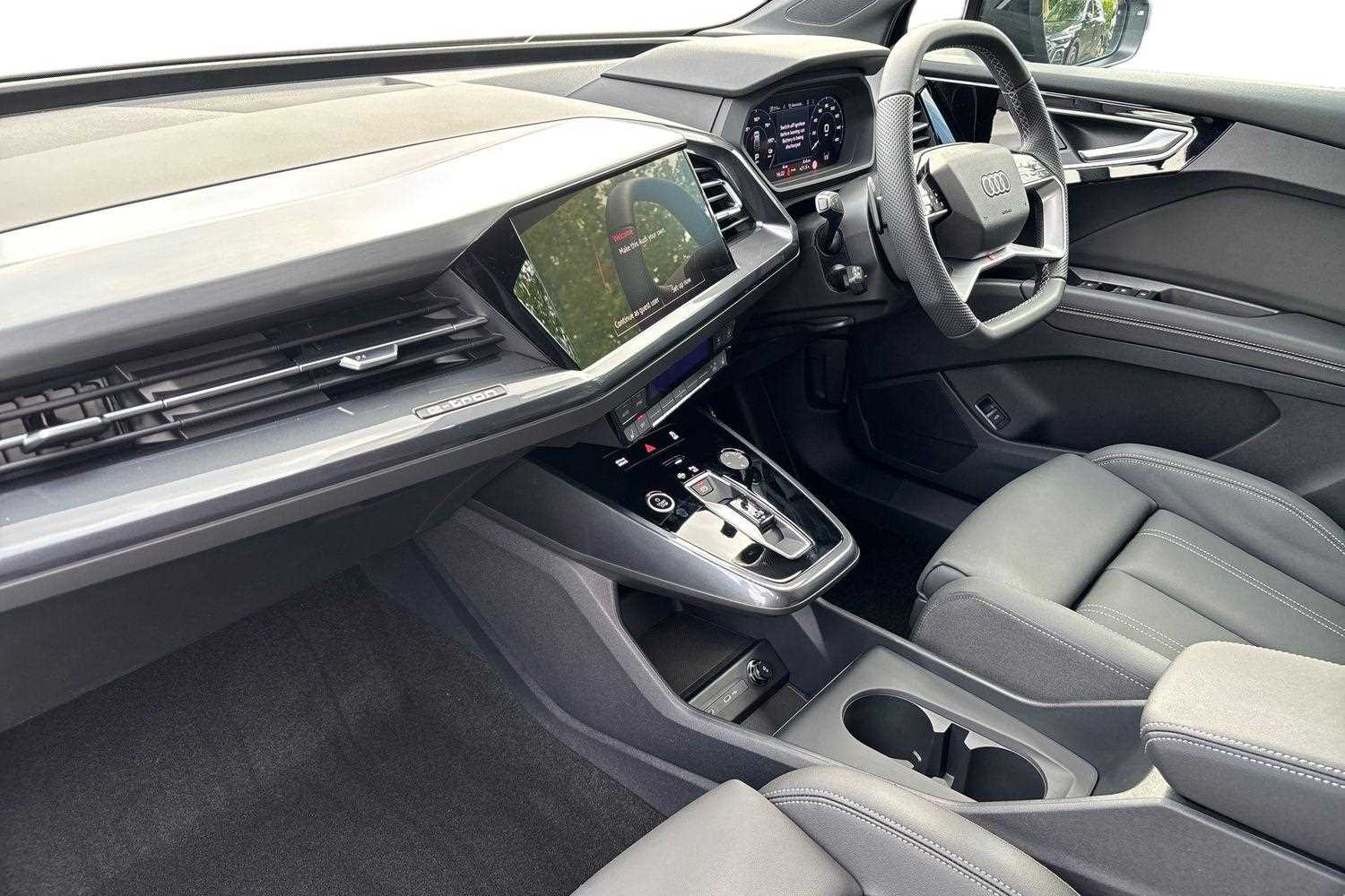 Used Audi Q4 e-tron 2025 for sale - 76205170: Photo 2
