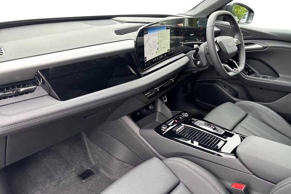 Used Audi Q6 e-tron 2025 for sale - 75105070: Photo 2