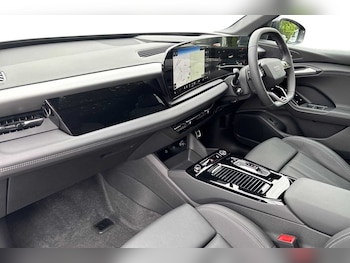 Used Audi Q6 e-tron 2025 for sale - 75105070: Photo