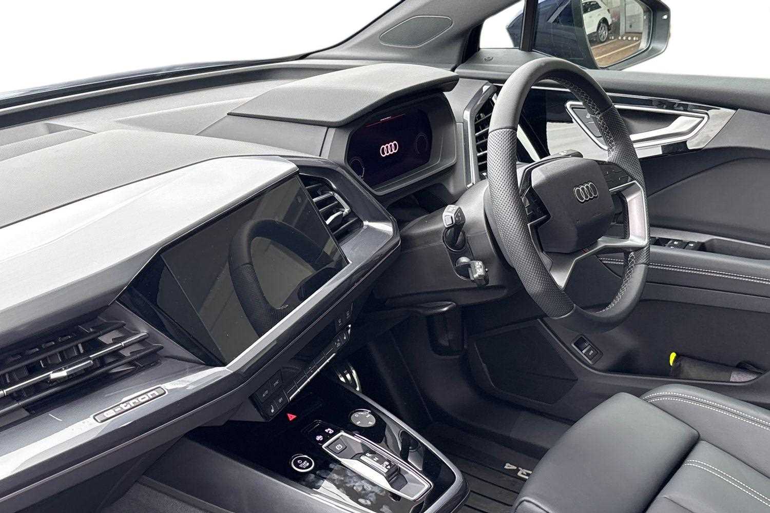 Used Audi Q4 e-tron 2025 for sale - 76113411: Photo 2