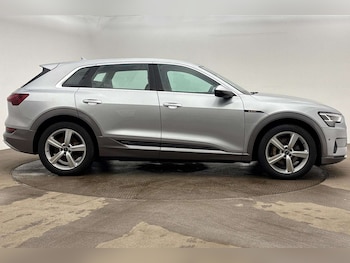 Used Audi e-tron 2021 for sale - 78338062: Photo