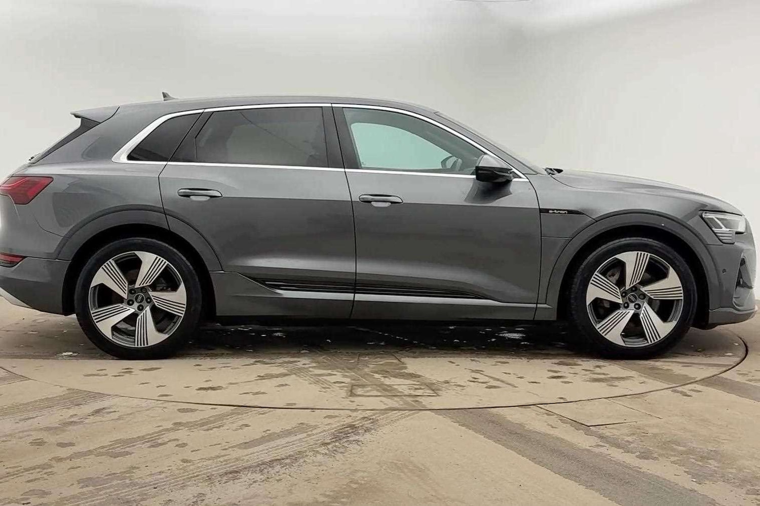 Used Audi e-tron 2022 for sale - 77913769: Photo 4