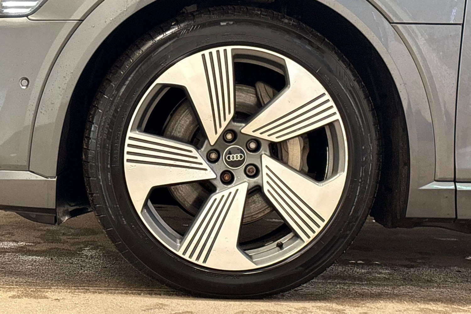 Used Audi e-tron 2022 for sale - 77913769: Photo 5