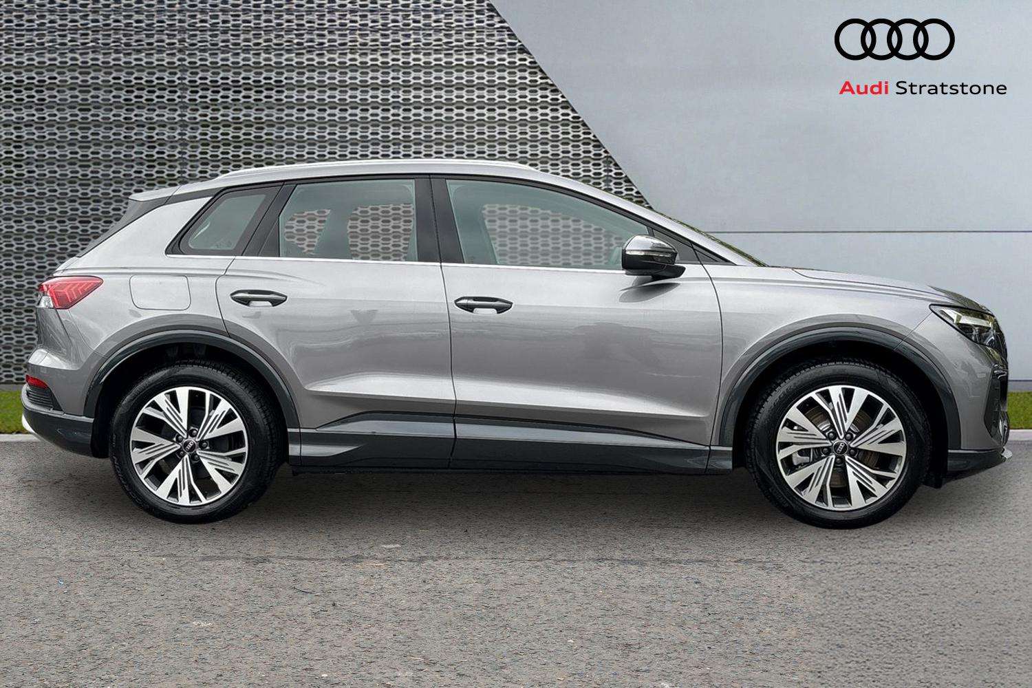 Used Audi Q4 e-tron 2025 for sale - 76774311: Photo 4