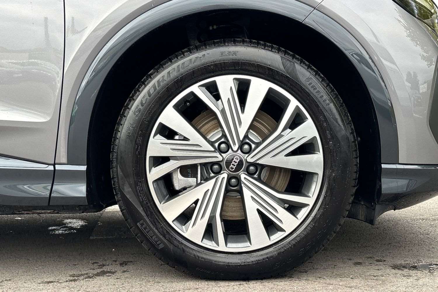 Used Audi Q4 e-tron 2025 for sale - 76774311: Photo 5