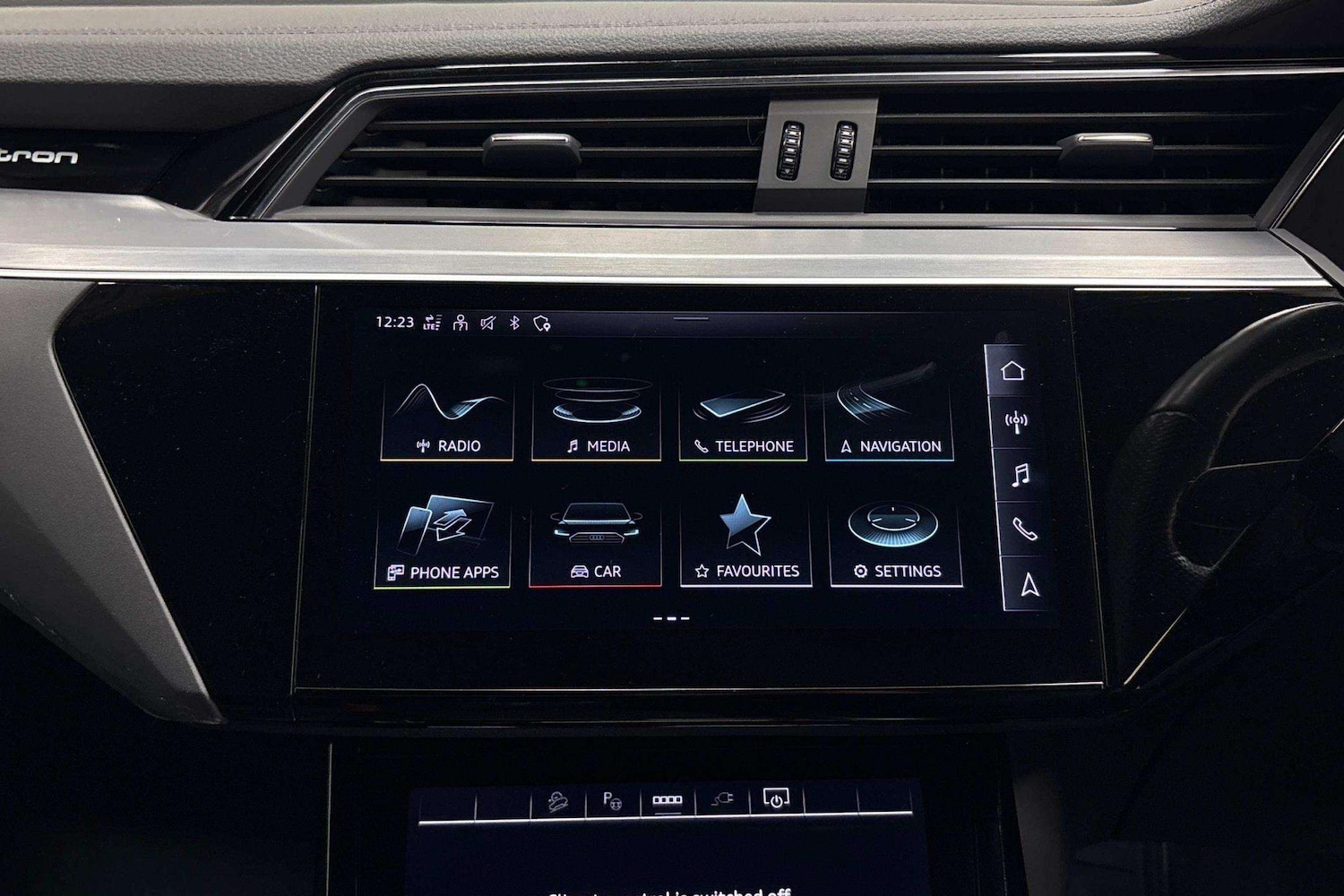 Used Audi e-tron 2021 for sale - 77601288: Photo 8