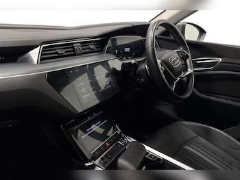 Used Audi Q8 2023 for sale - 79556332: Photo