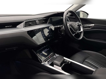 Used Audi Q8 2024 for sale - 79556216: Photo