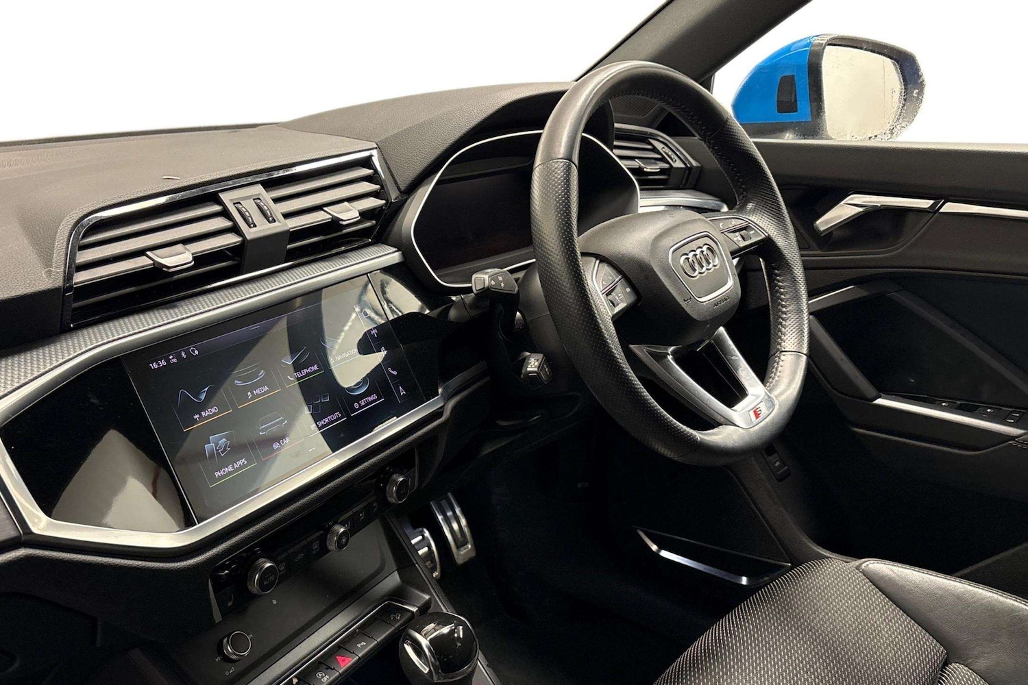 Used Audi Q3 2020 for sale - 77112258: Photo 2