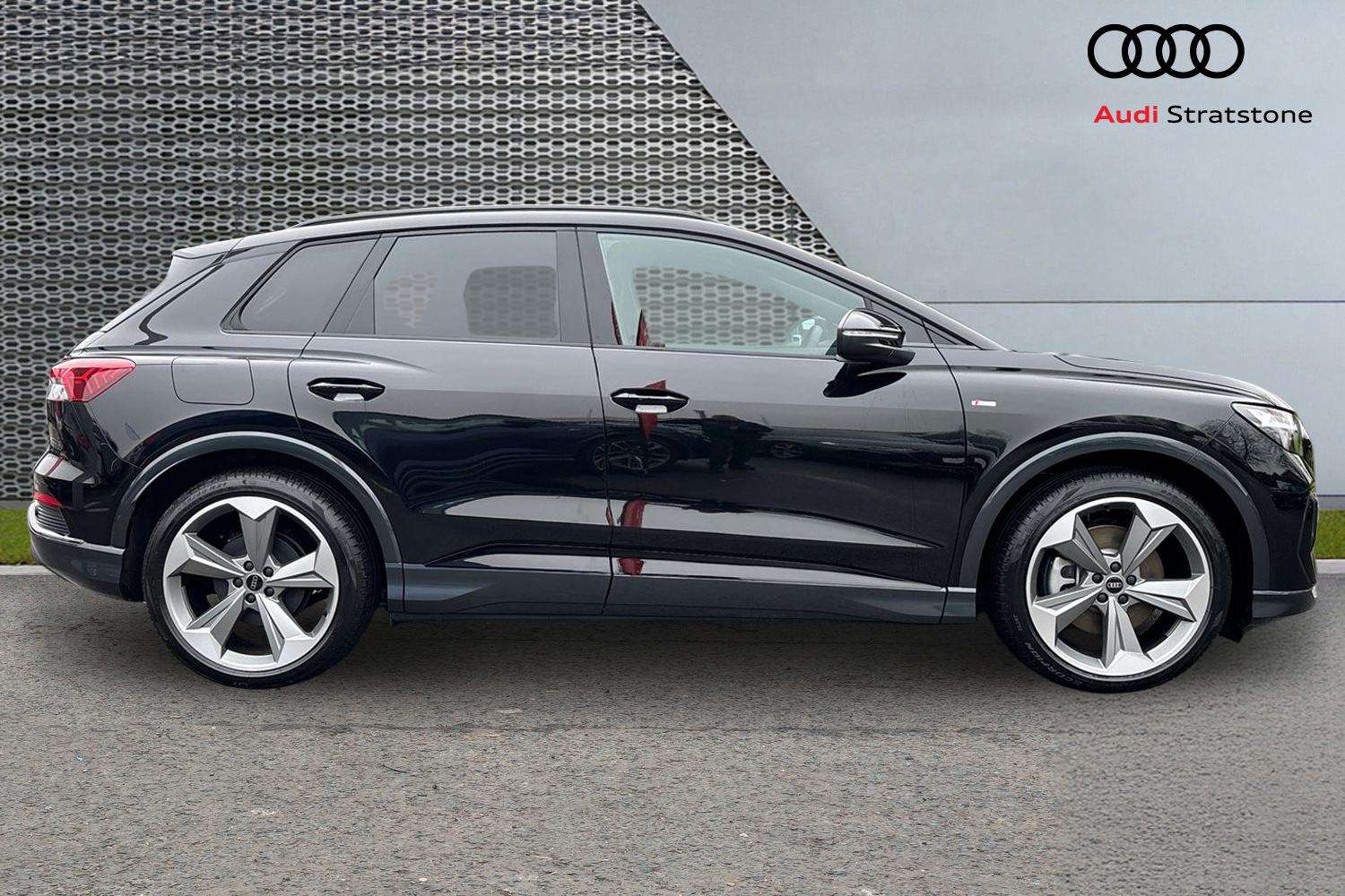 Used Audi Q4 e-tron 2025 for sale - 78010191: Photo 4