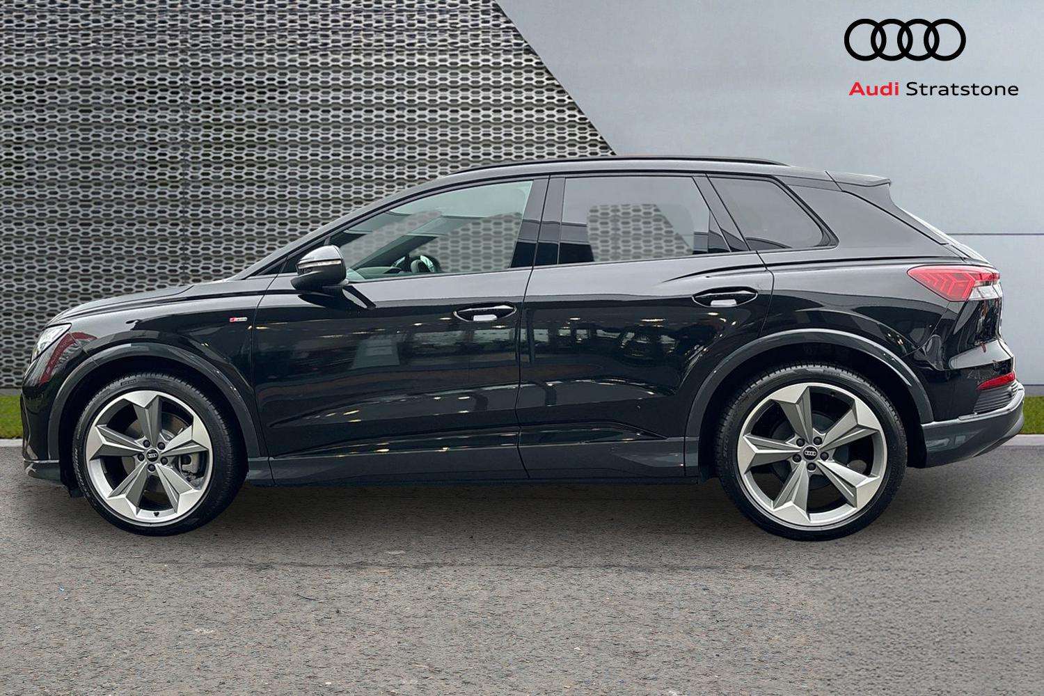 Used Audi Q4 e-tron 2025 for sale - 78010191: Photo 8