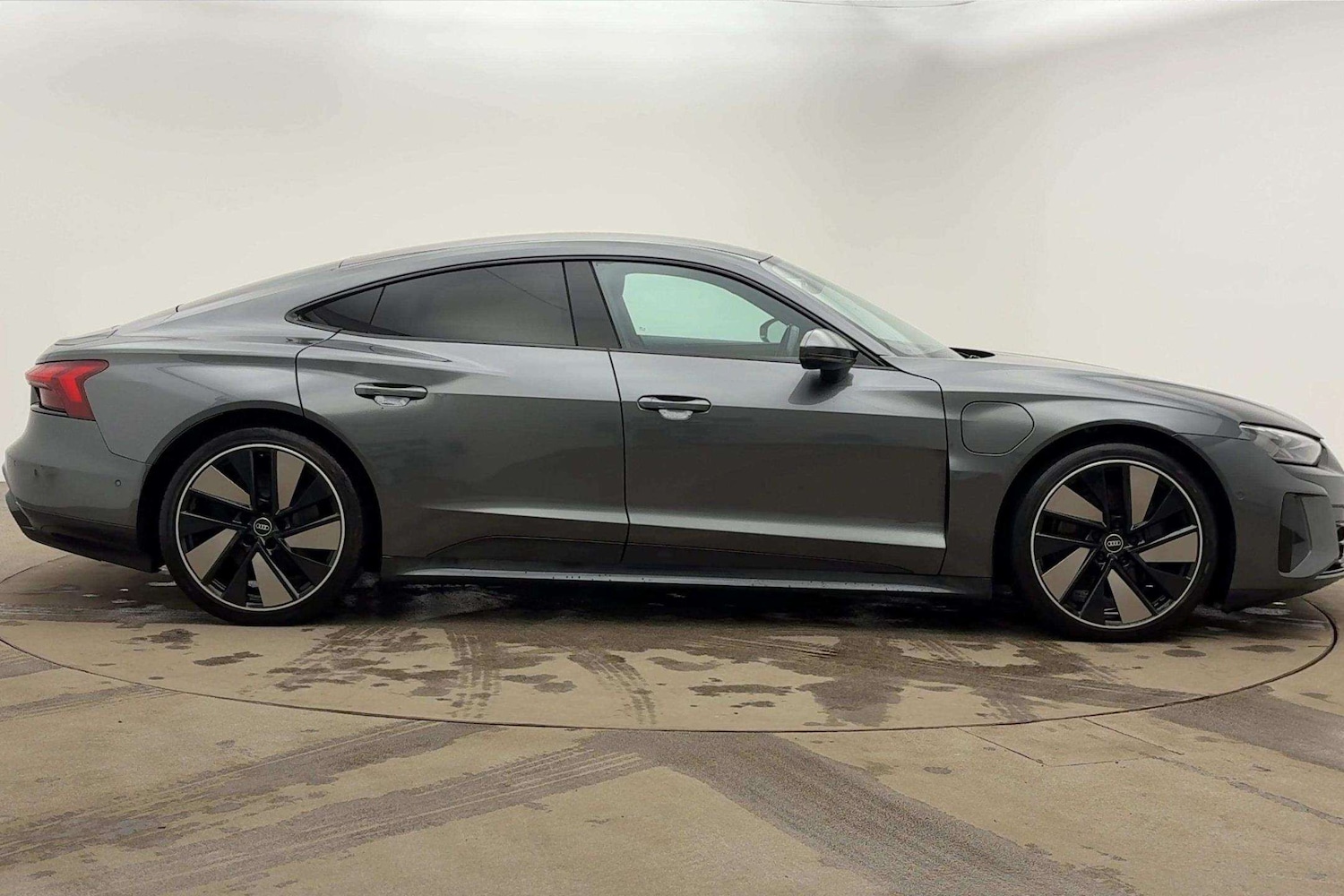 Used Audi e-tron GT 2021 for sale - 76411397: Photo 4