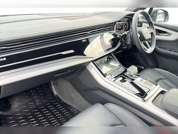 Used Audi Q7 2024 for sale - 76761056: Photo