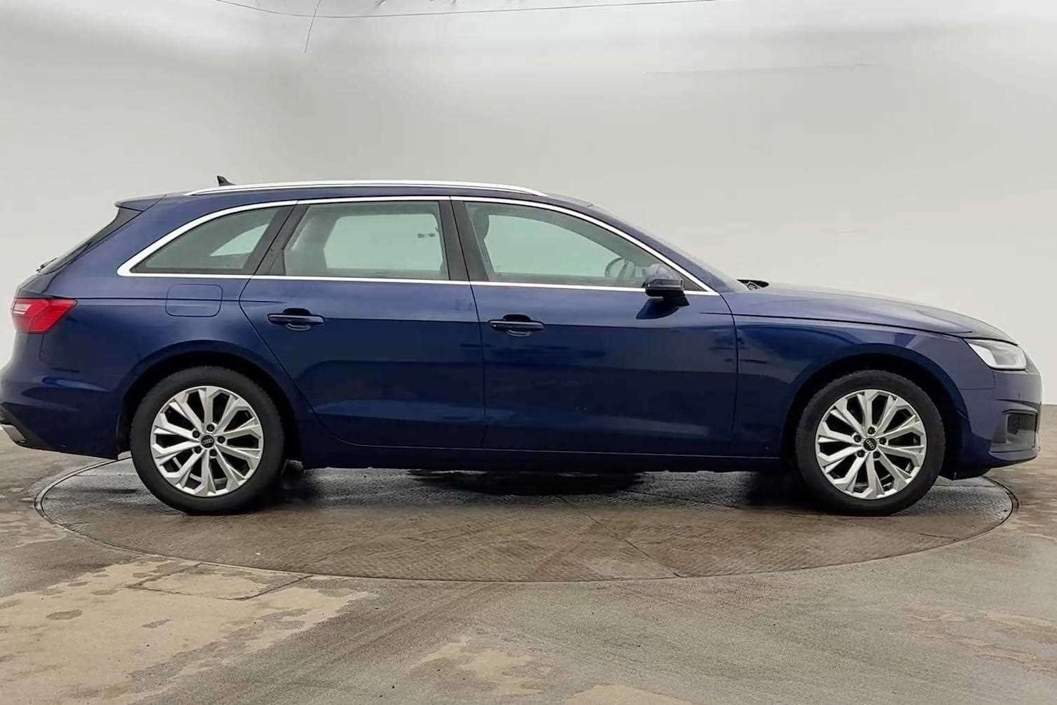 Used Audi A4 2023 for sale - 77943345: Photo 4