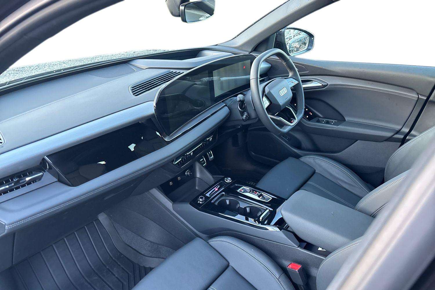 Used Audi Q6 e-tron 2025 for sale - 78010296: Photo 2