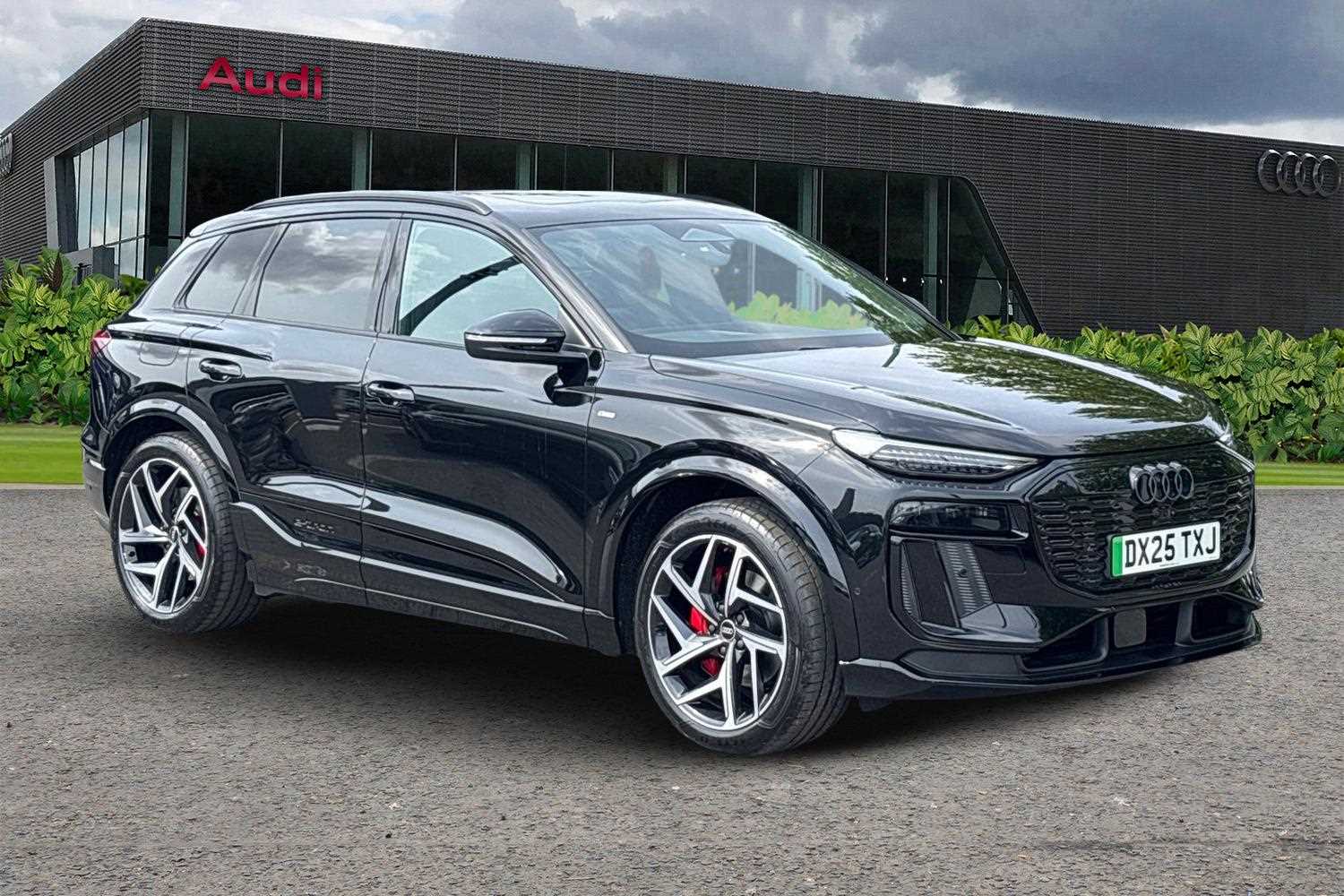 Used Audi Q6 e-tron 2025 for sale - 76113499: Photo 1