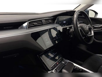 Used Audi Q8 2023 for sale - 79270972: Photo