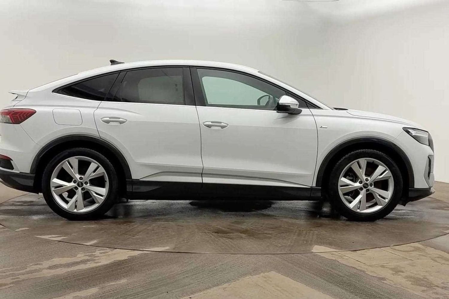 Used Audi Q4 e-tron 2022 for sale - 77577463: Photo 4