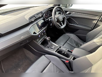 Used Audi Q3 2023 for sale - 78052267: Photo