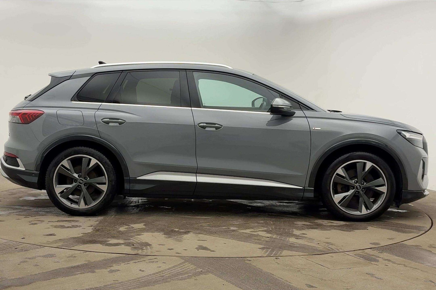 Used Audi Q4 e-tron 2022 for sale - 77011076: Photo 4