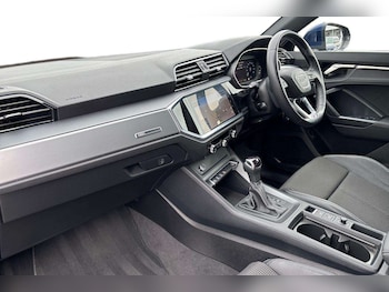 Used Audi Q3 2023 for sale - 78052427: Photo