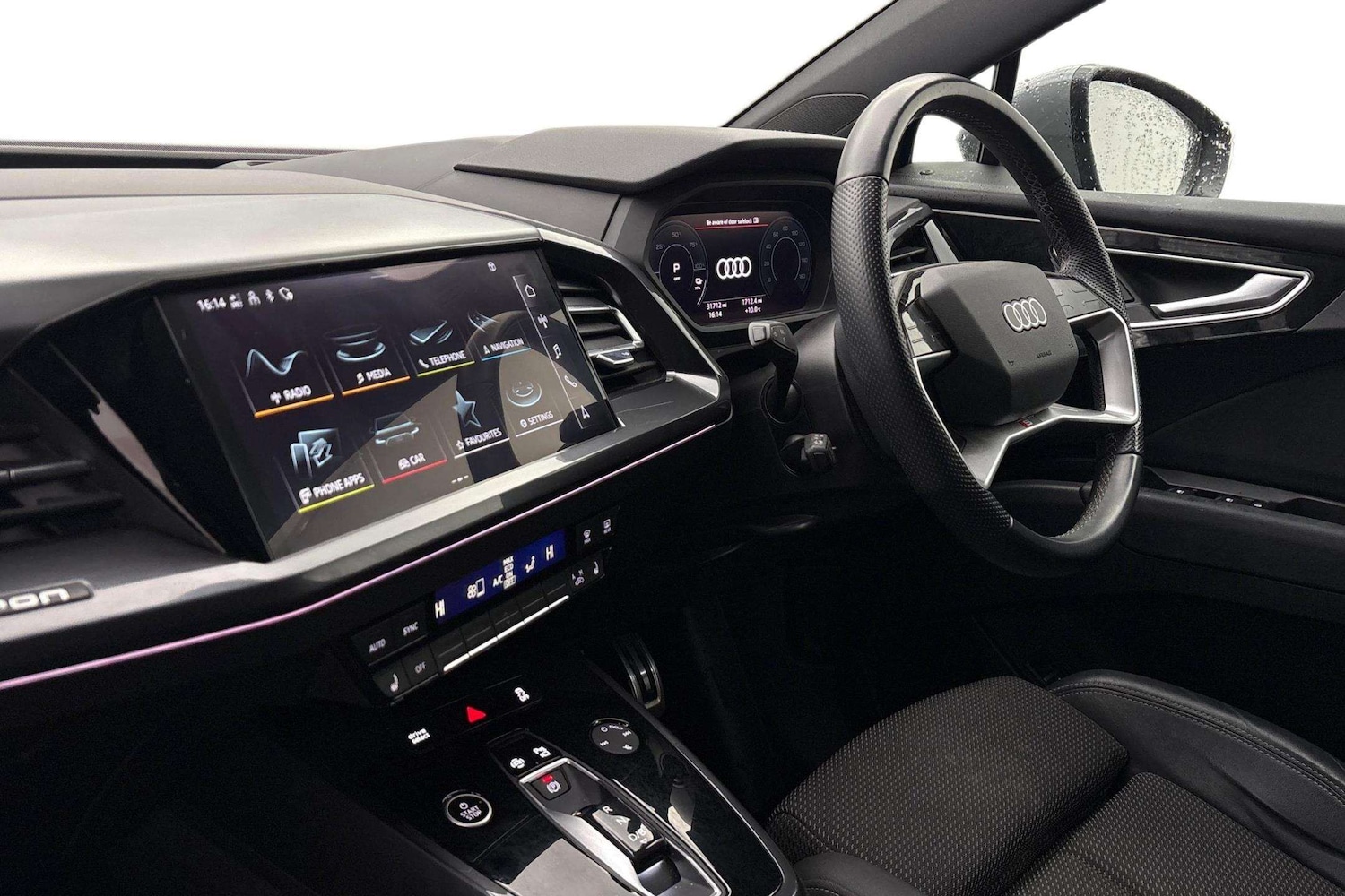 Used Audi Q4 e-tron 2022 for sale - 77943008: Photo 2