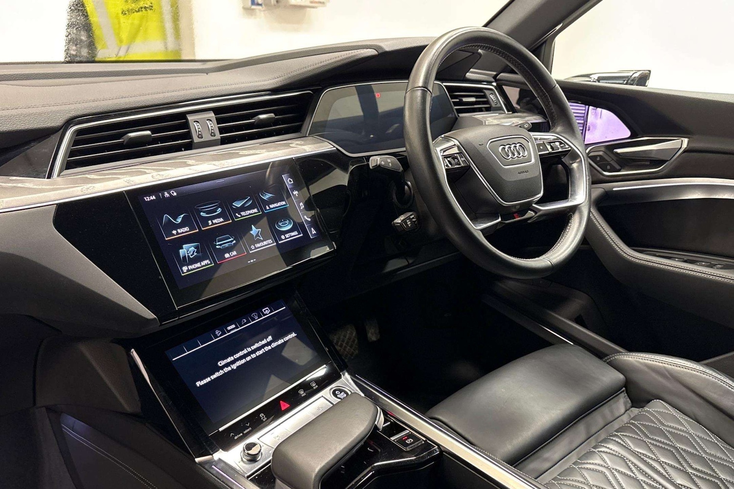 Used Audi e-tron 2021 for sale - 77257512: Photo 2