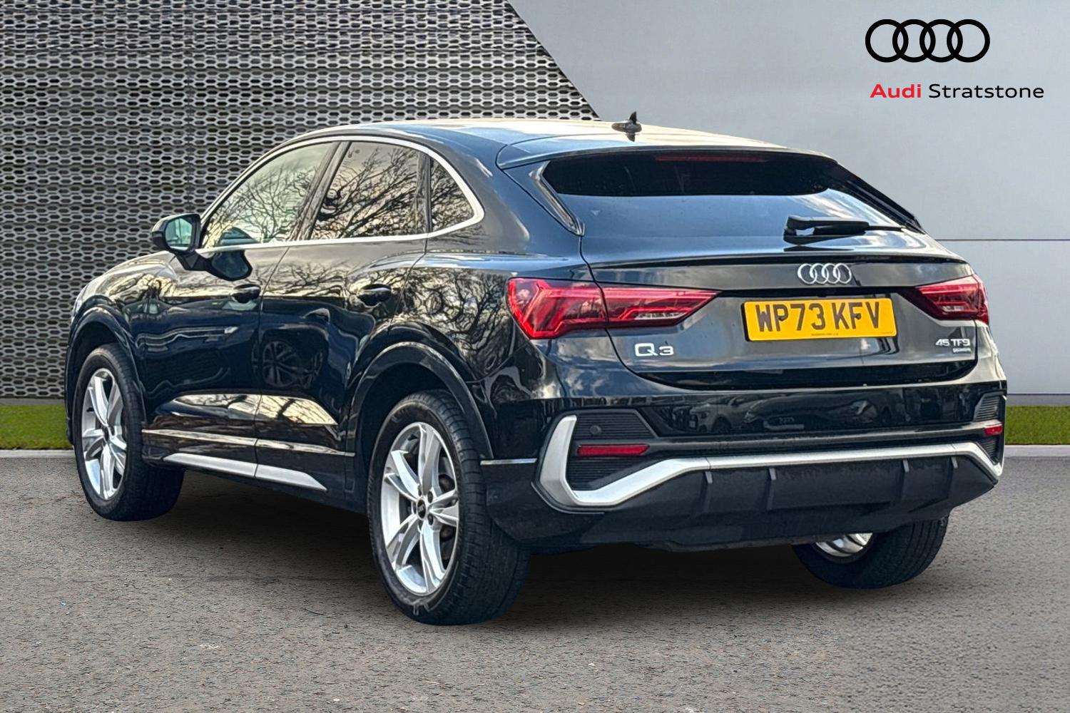 Used Audi Q3 2023 for sale - 76624520: Photo 3