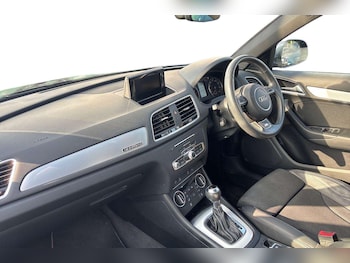 Used Audi Q3 2018 for sale - 77686568: Photo