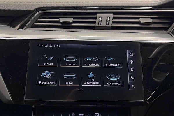 Used Audi e-tron 2021 for sale - 76075399: Photo 8