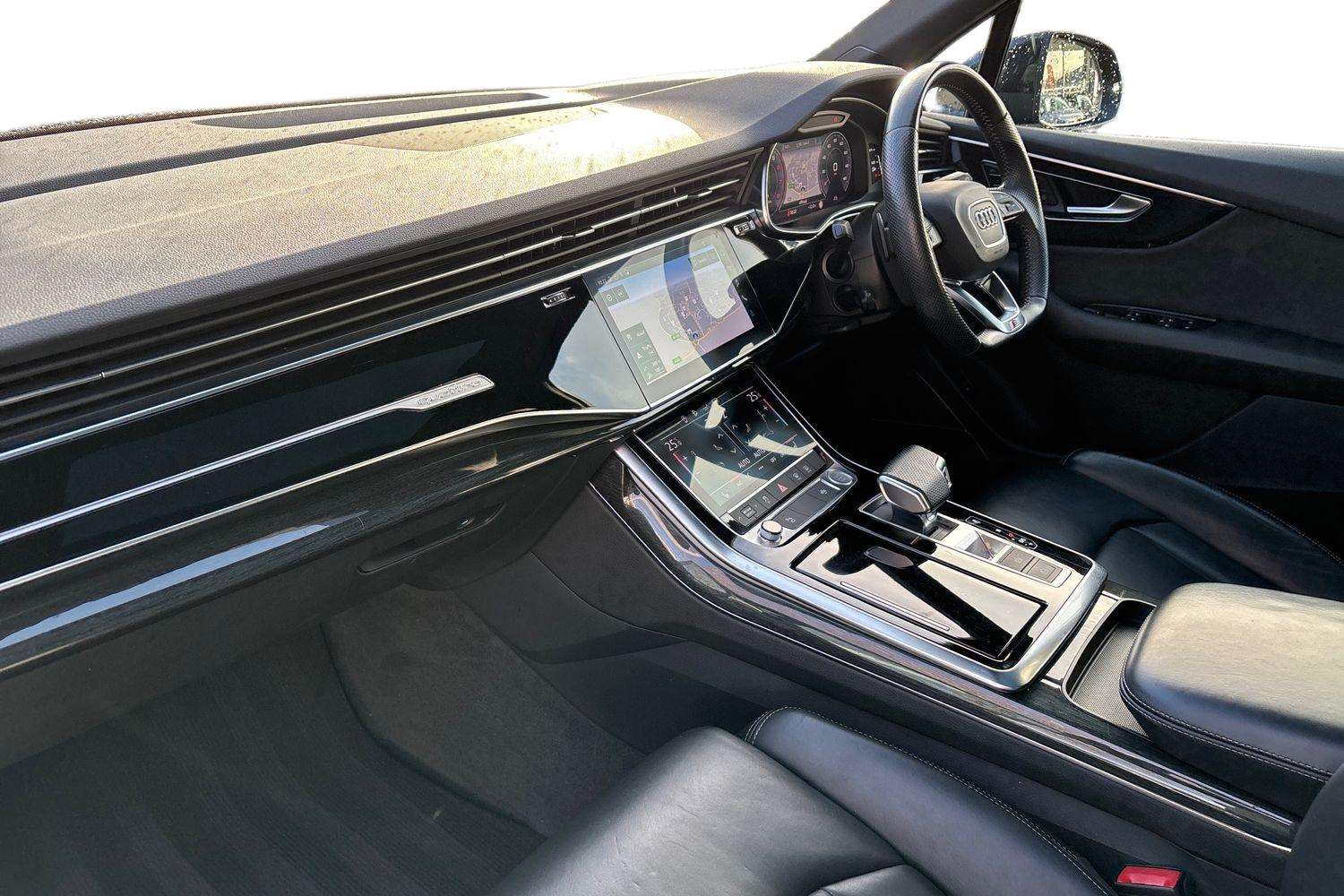 Used Audi Q7 2020 for sale - 76875676: Photo 2