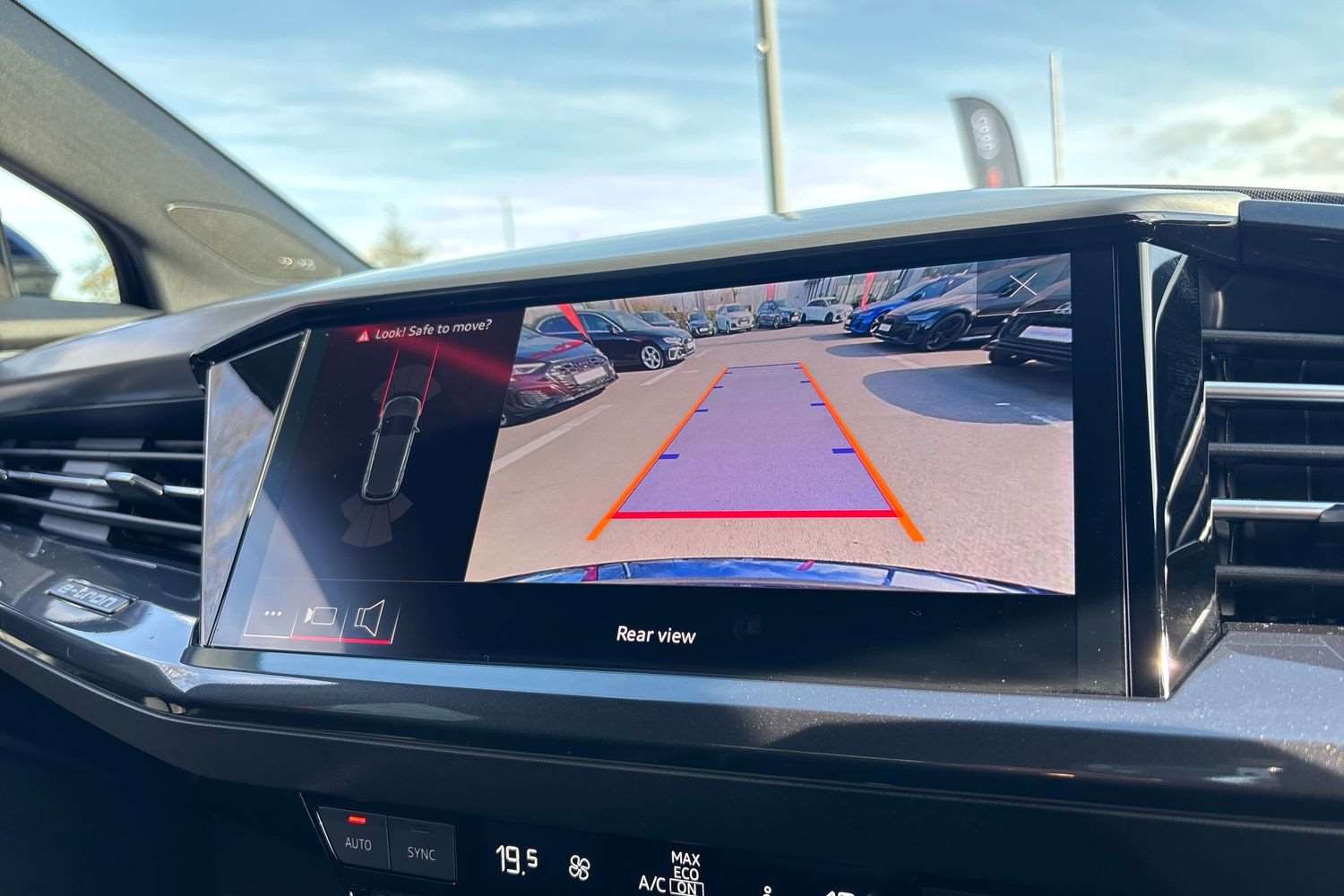 Used Audi Q4 e-tron 2025 for sale - 77913671: Photo 27