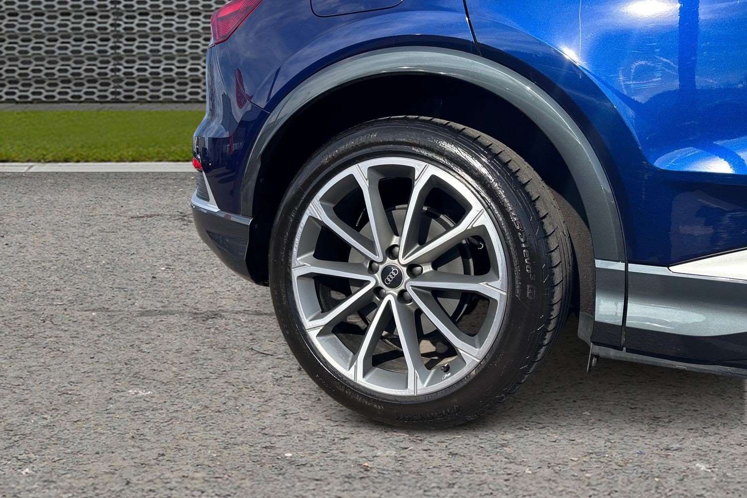 Used Audi Q4 e-tron 2025 for sale - 77913671: Photo 9