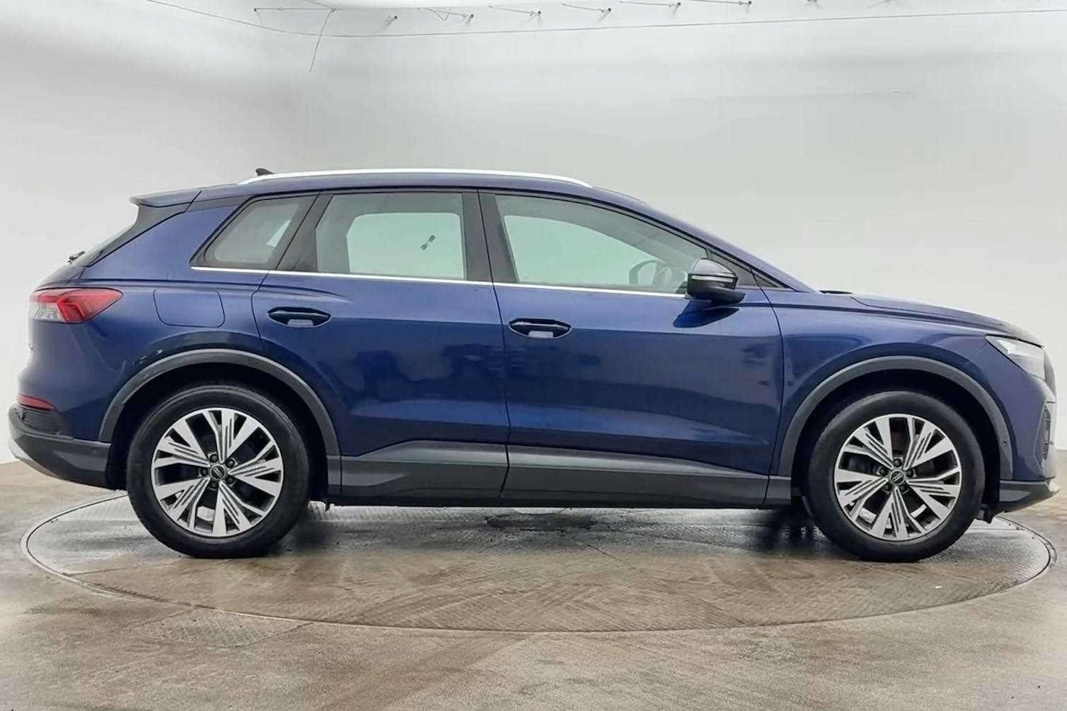 Used Audi Q4 e-tron 2023 for sale - 77942940: Photo 4