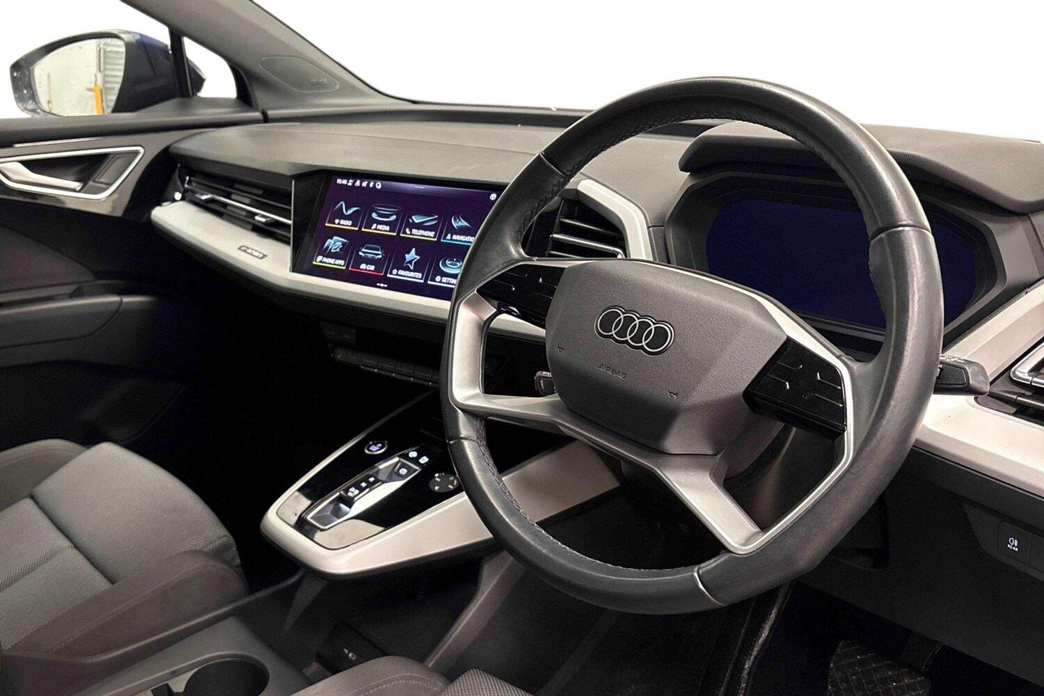 Used Audi Q4 e-tron 2023 for sale - 77942940: Photo 6