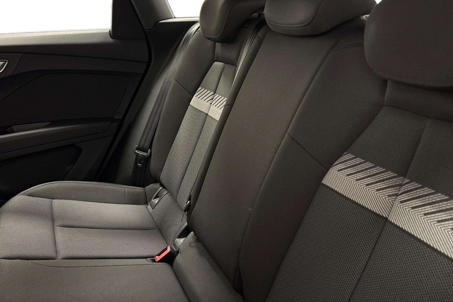 Used Audi Q4 e-tron 2023 for sale - 77942940: Photo 7