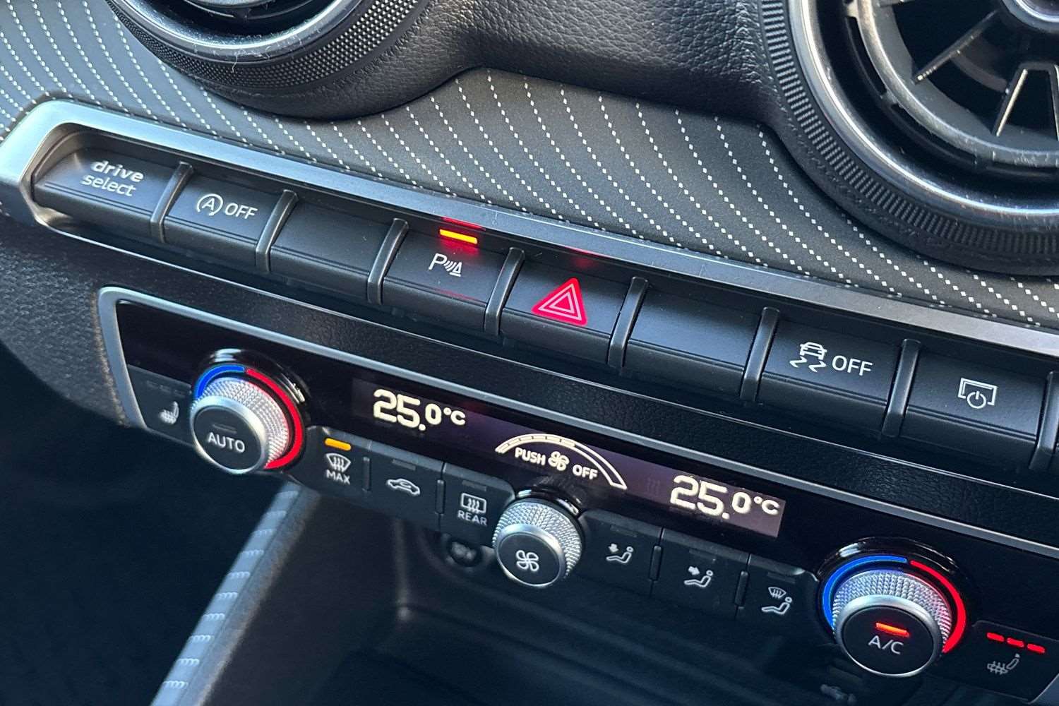 Used Audi Q2 2020 for sale - 77239875: Photo 32