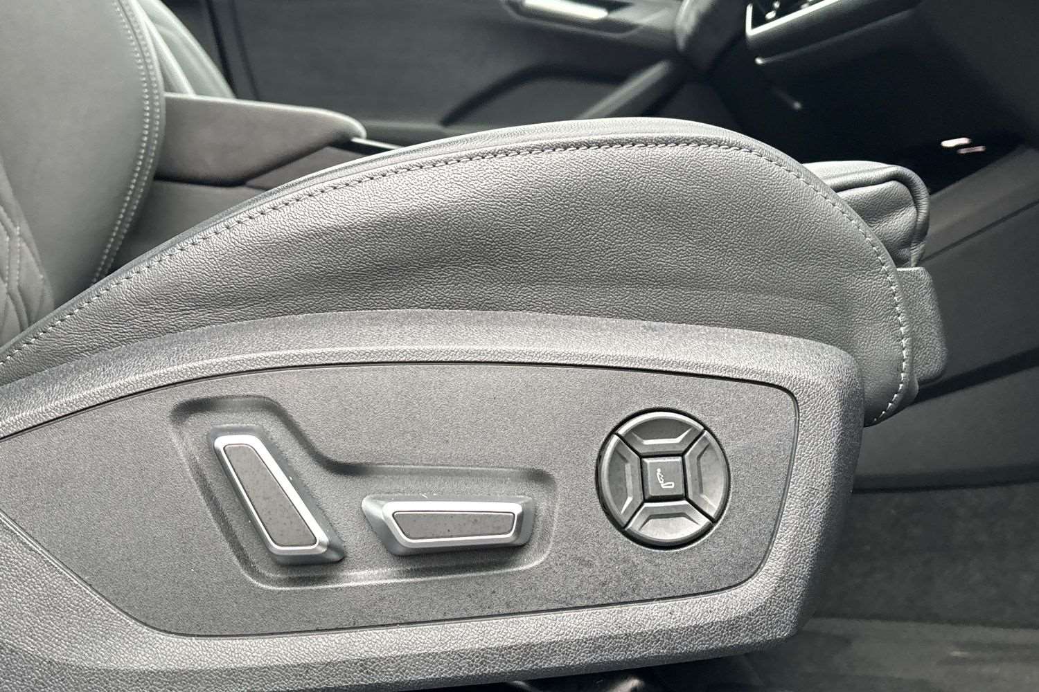 Used Audi Q6 e-tron 2025 for sale - 77972489: Photo 35