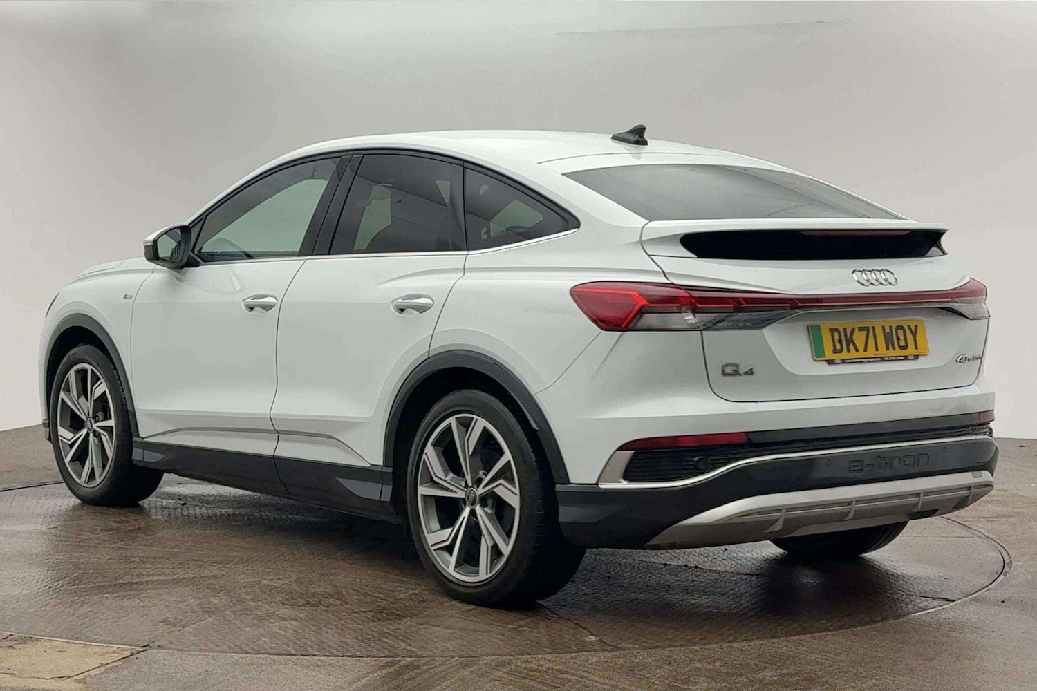 Used Audi Q4 e-tron 2021 for sale - 77553157: Photo 3