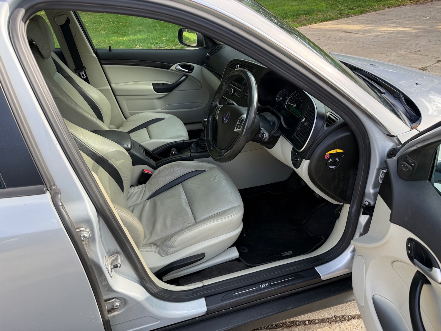 Used Saab 9-3 2009 for sale - 76339323: Photo 10