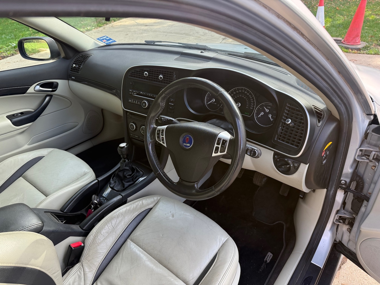 Used Saab 9-3 2009 for sale - 76339323: Photo 12