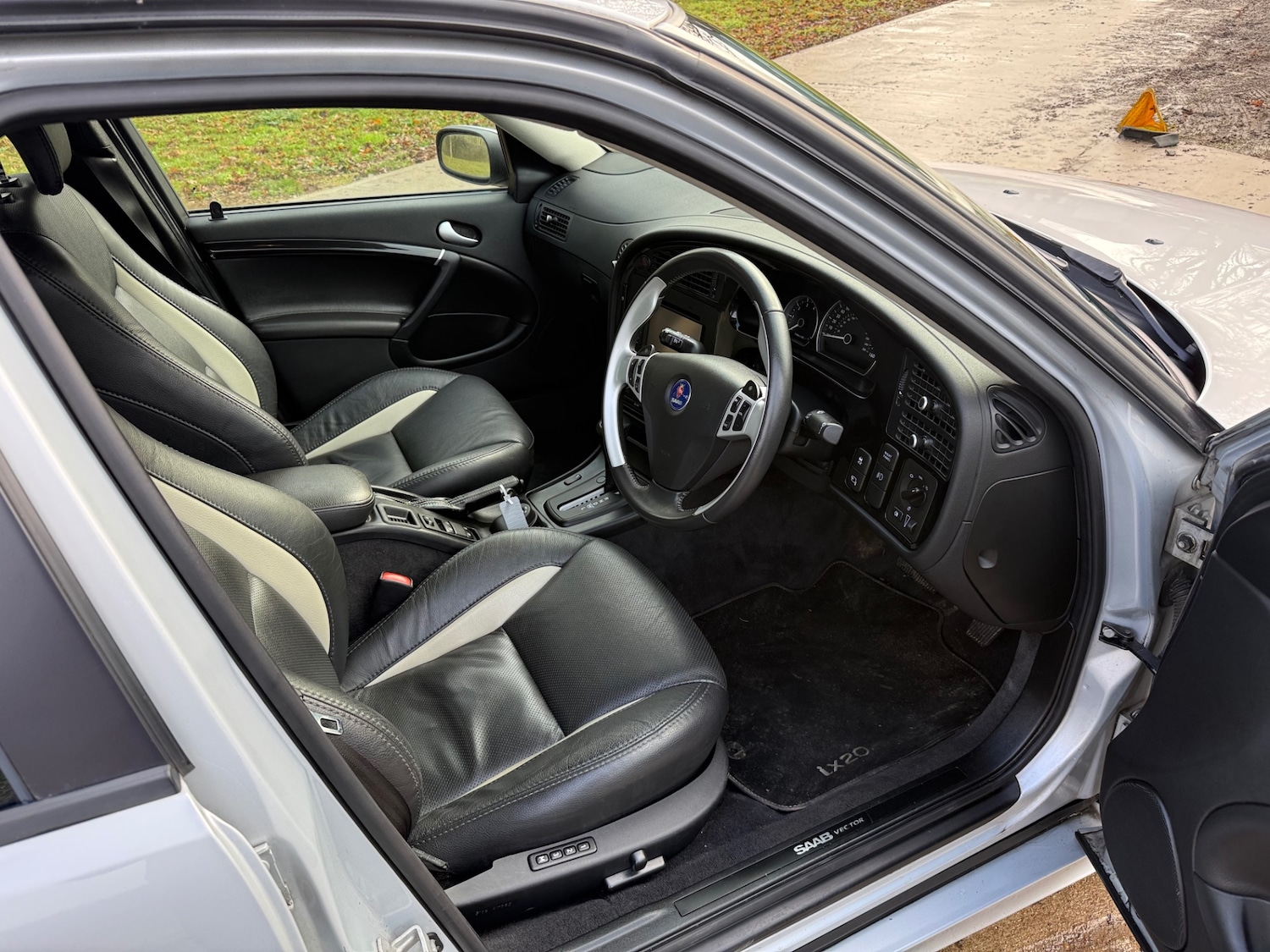 Used Saab 9-5 2009 for sale - 77398873: Photo 9